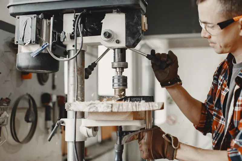 Como Escolher Pastilhas de Metal Duro para Torneamento CNC